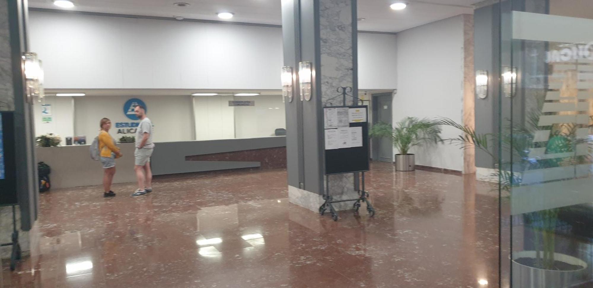 Estudiotel 95 Centro Alicante Bagian luar foto